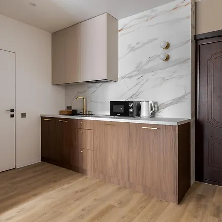 біля опери Apartment Lviv