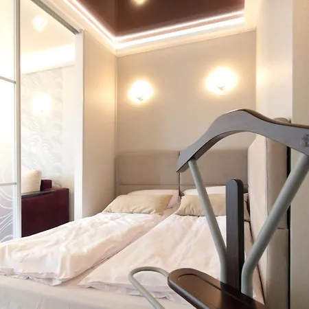 біля опери Apartment