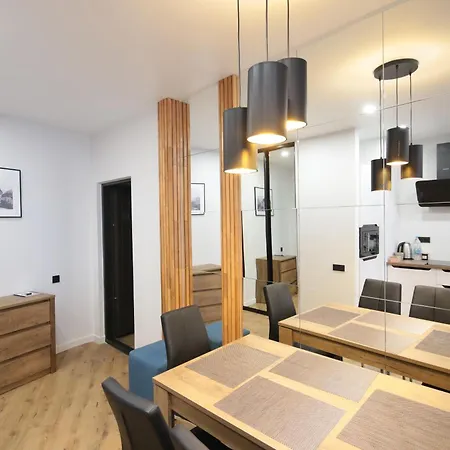біля опери Apartment Lviv
