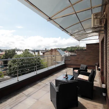 біля опери Apartment