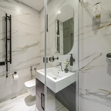 біля опери Apartment *